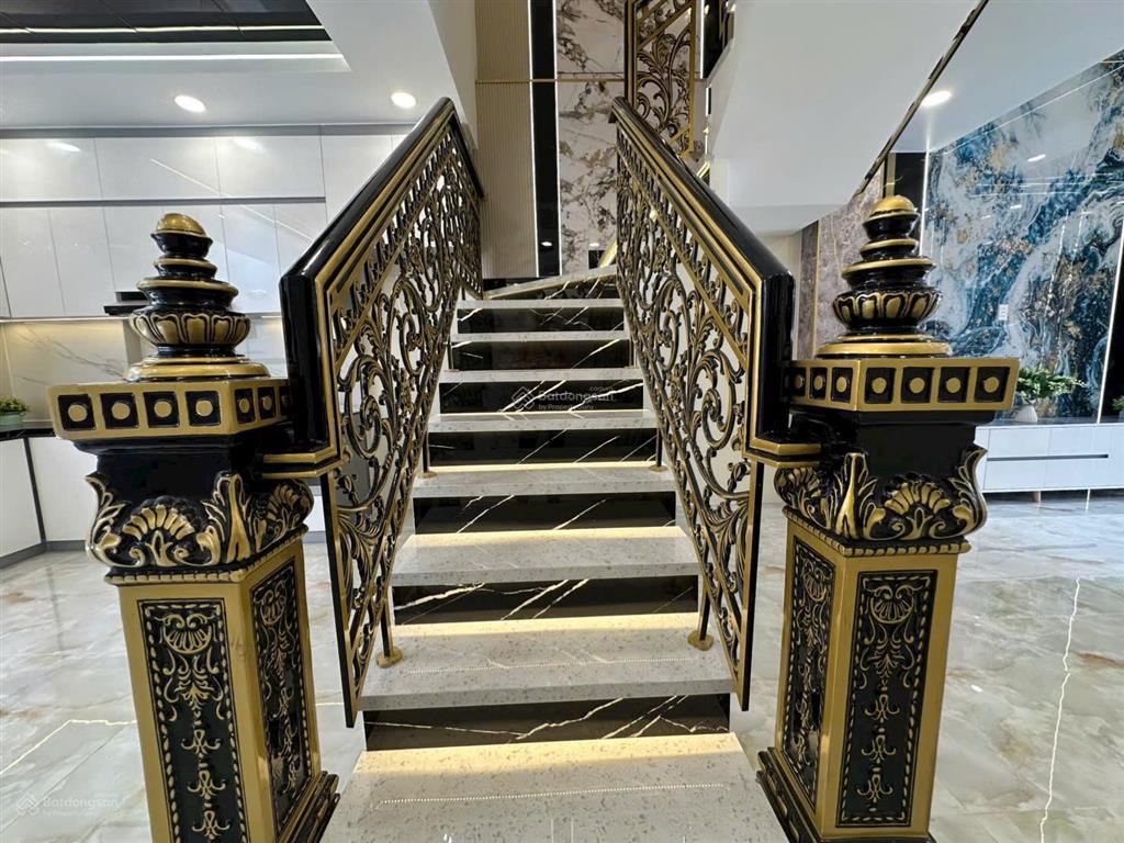 Bán nhà mặt tiền hưng phú p8 quận 8, 4x14m nở hậu, 4 tầng, 5pn, full nội thất, giá 17,8 tỷ