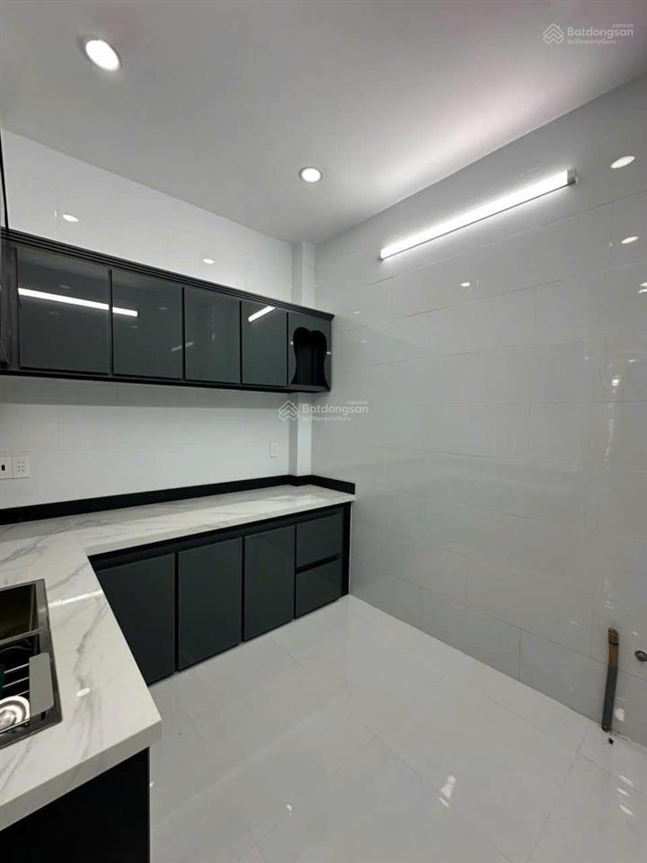 Mặt tiền mai hắc đế q8, đường 12m 4pn ô tô đậu nhà nở hậu chỉ 5,9 tỷ tl