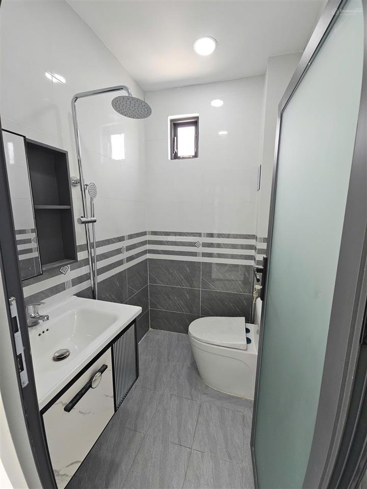 Bán nhà mai hắc đế, p.15, quận 8  5pn  hẻm gần 4m  giá 6,2 tỷ tl