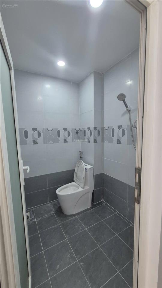 Giảm còn 5,38 tỷ tl nhà nguyễn duy p9 q8, 3 lầu, 3pn, có pn trệt, hẻm thông 70m ra mt