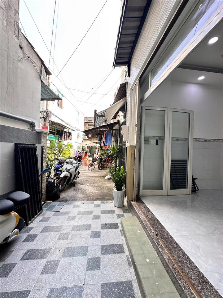 5 tỷ 580 triệu tl nhà 4 tầng âu dương lân p. chánh hưng q8, 6pn, sổ vuông đẹp