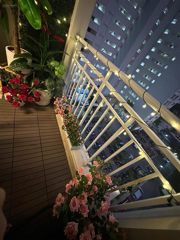 Bán căn 3 phòng ngủ full nội thất xịn chửng cư eastern sổ hồng sẵn, ngay gần the global city.