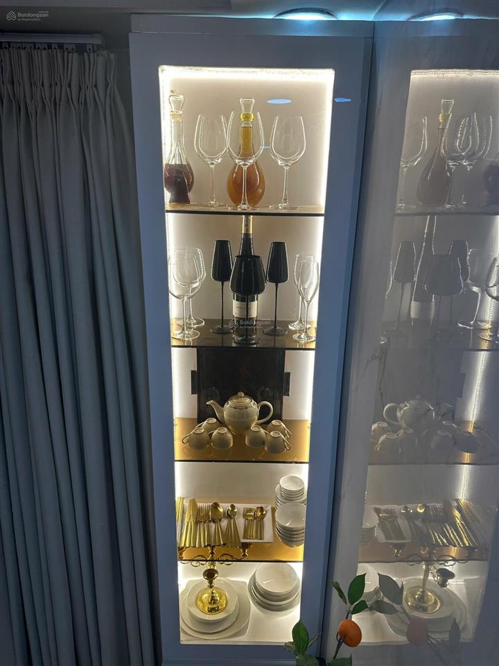 Bán căn 3 phòng ngủ full nội thất xịn chửng cư eastern sổ hồng sẵn, ngay gần the global city.