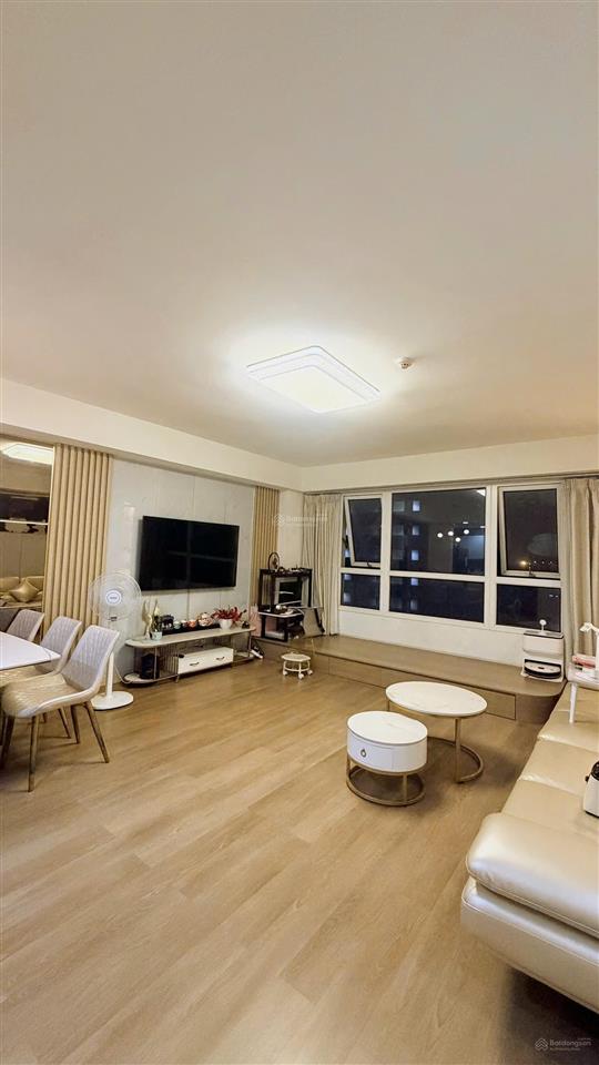 Bán căn 3 phòng ngủ full nội thất xịn chửng cư eastern sổ hồng sẵn, ngay gần the global city.