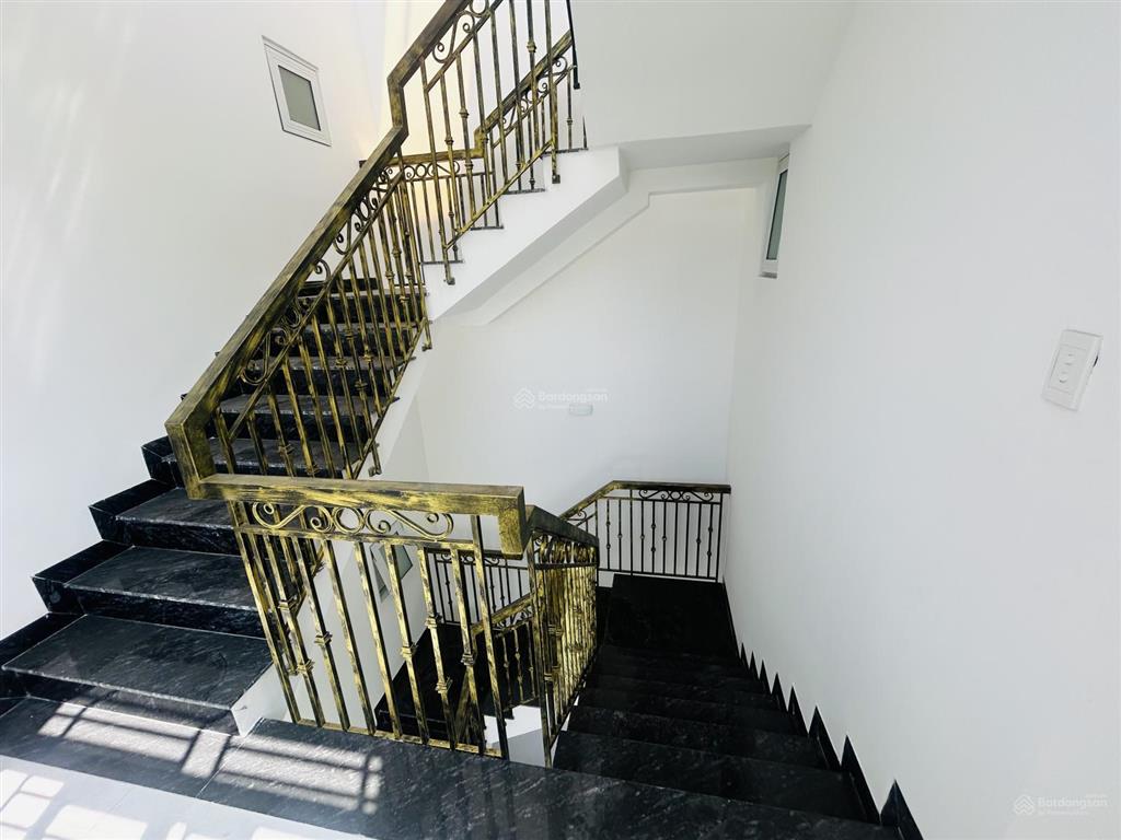 Cho thuê nhà 3 tầng mới nguyên mặt tiền đường đình phong phú, phước long b, q9 cũ