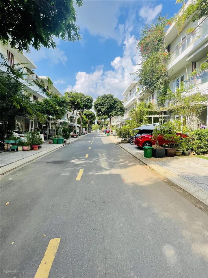Bán nhà phố cao cấp khu rio vista  khang điền sổ hồng đầy đủ