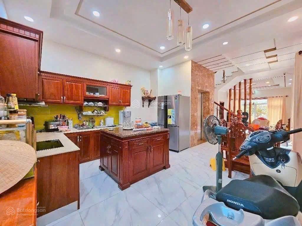 Giảm mạnh 5tỷ bán nhanh biệt thự căn góc khu dân cư gia hoà, gần the global city