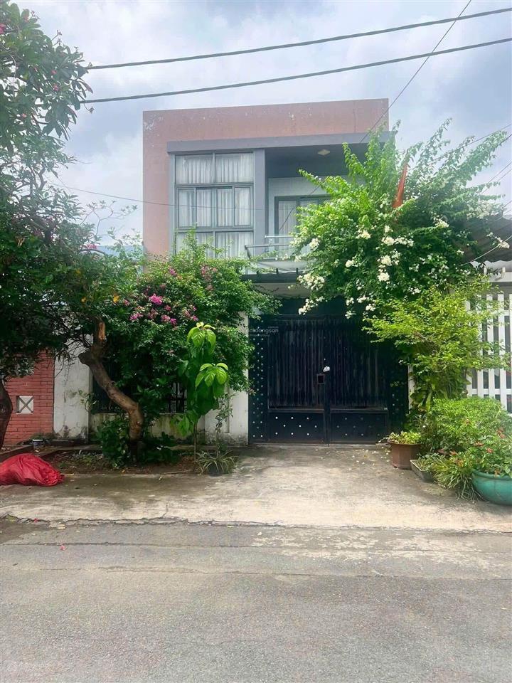 Cho thuê nhà 1 trệt 1 lầu khu dân cư phường phước long b, q9 gần cầu nam lý, the global city