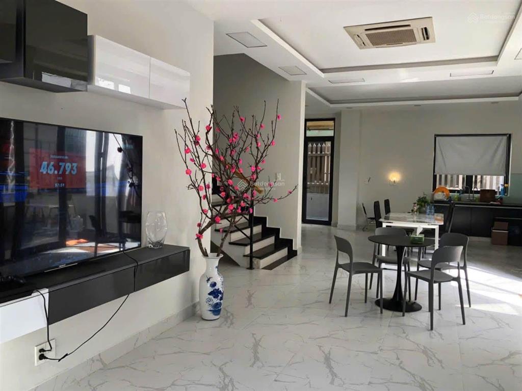 Cho thuê biệt thự kdc lucasta villa liên phường  q9 cũ gần the global city