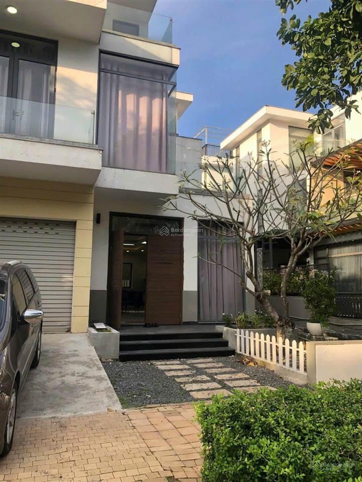 Cho thuê biệt thự kdc lucasta villa liên phường  q9 cũ gần the global city