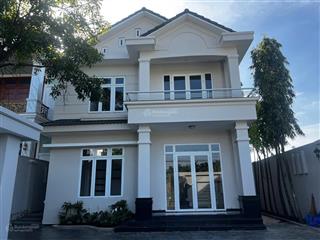 Cho thuê biệt thự sân vườn 400m2. kdc đường đỗ xuân hợp, phước long b, quận 9 cũ gần the global