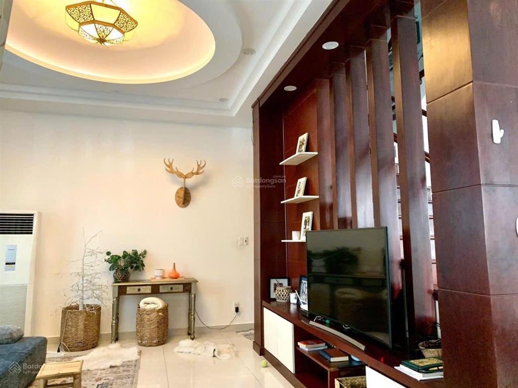Cho thuê biệt thự mỹ phú 3, p. tân phú, quận 7