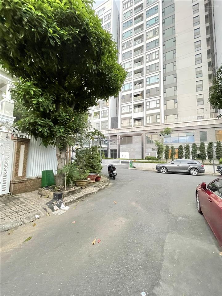 Cho thuê biệt thự mỹ phú 3, p. tân phú, quận 7