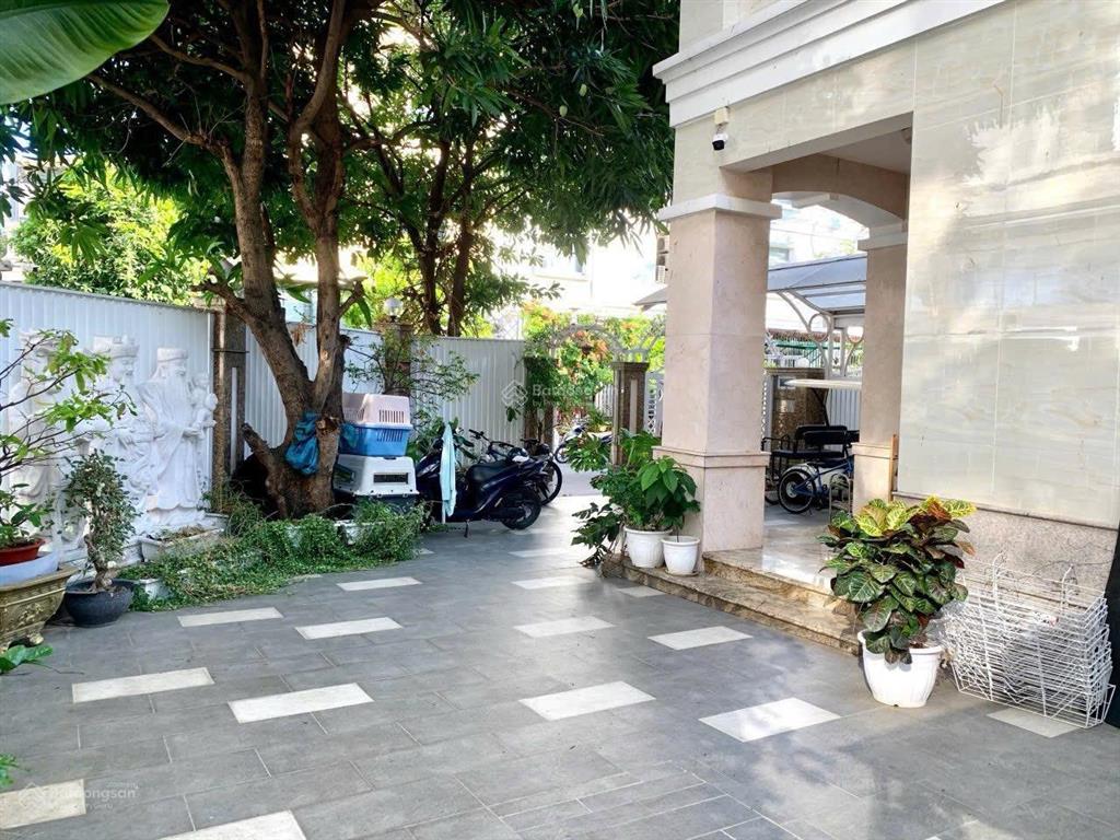Cho thuê biệt thự mỹ phú 3, p. tân phú, quận 7
