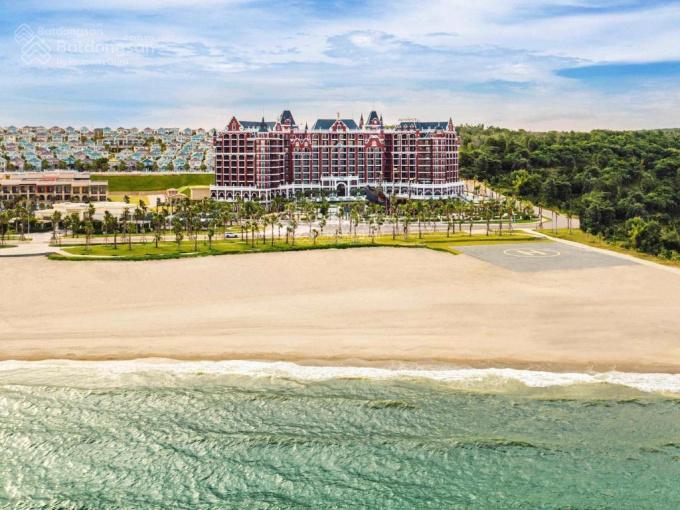 Bán 1000 m2 có 200 thổ mặt tiền lạc long quân và mặt biển ngay trung tâm resort giá đầu tư
