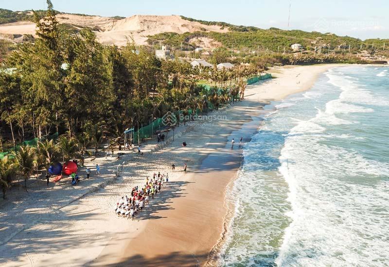 Bán 1000 m2 có 200 thổ mặt tiền lạc long quân và mặt biển ngay trung tâm resort giá đầu tư