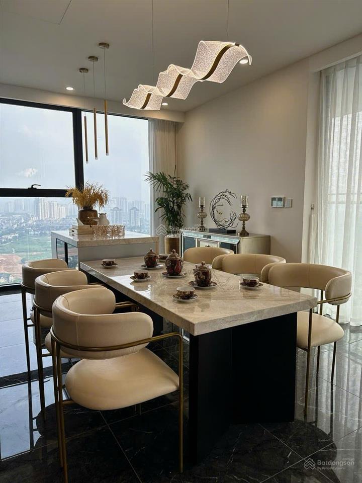 Cần bán gấp căn 3pn 162m view sông hồng, cầu nhật tân tại cc sunshine golden river  0818 111 ***