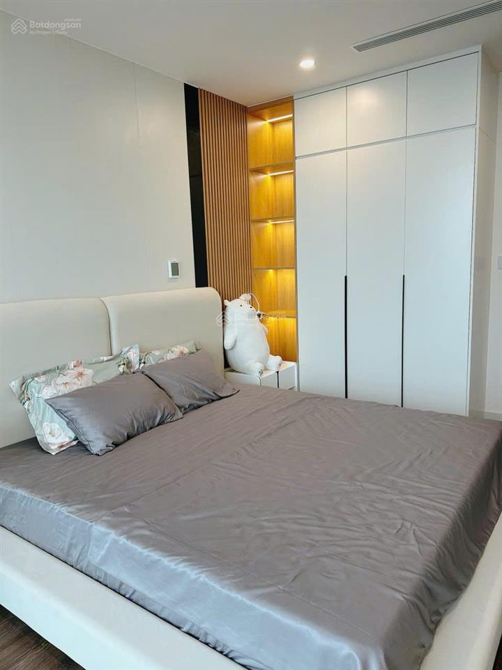 Cần bán gấp căn 3pn 162m view sông hồng, cầu nhật tân tại cc sunshine golden river  0818 111 ***