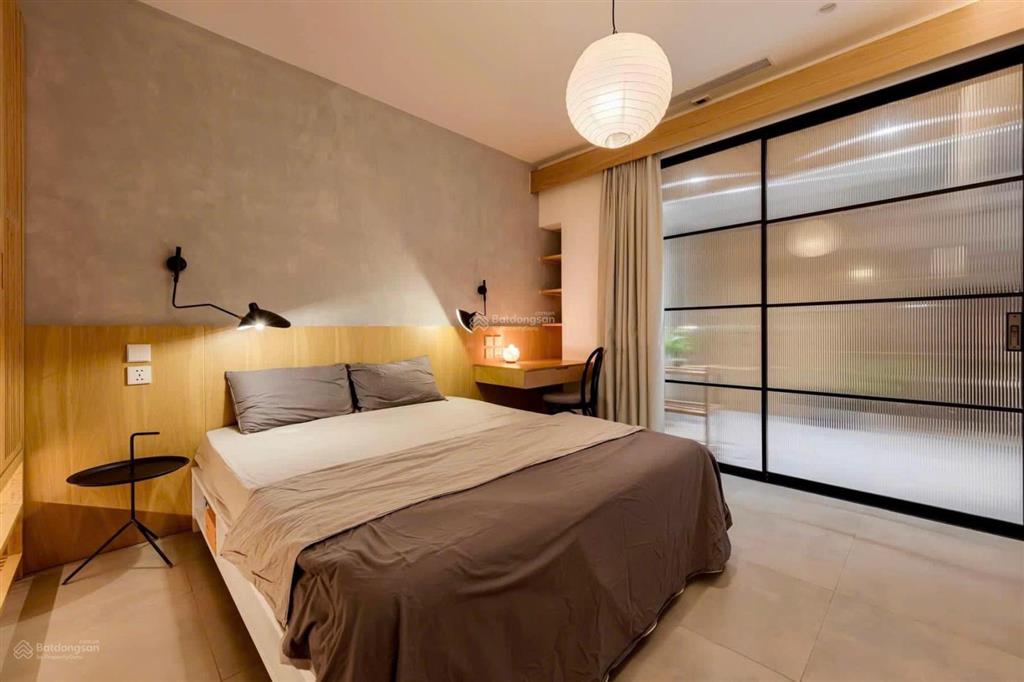 Cần bán gấp căn hộ 2pn view hồ, sẵn sổ đỏ tại cc 6th element phường nghĩa đô  0818 111 ***