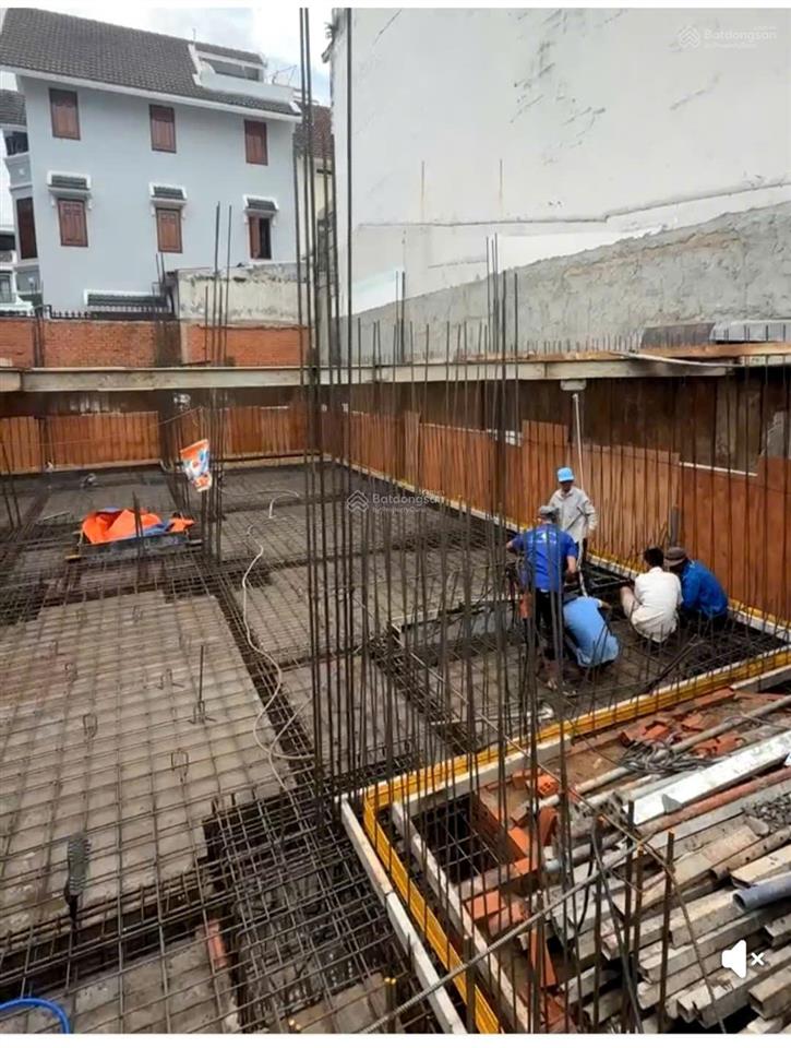Bán gấp căn nhà 3 tầng lô góc đối diện công viên dự án kdc an thịnh, bà điểm, hóc môn