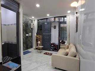 Nhỉnh hơn 4ty có ngay nhà phan văn trị bình thạnh 4 tầng st nhà đẹp cho gđ ở.