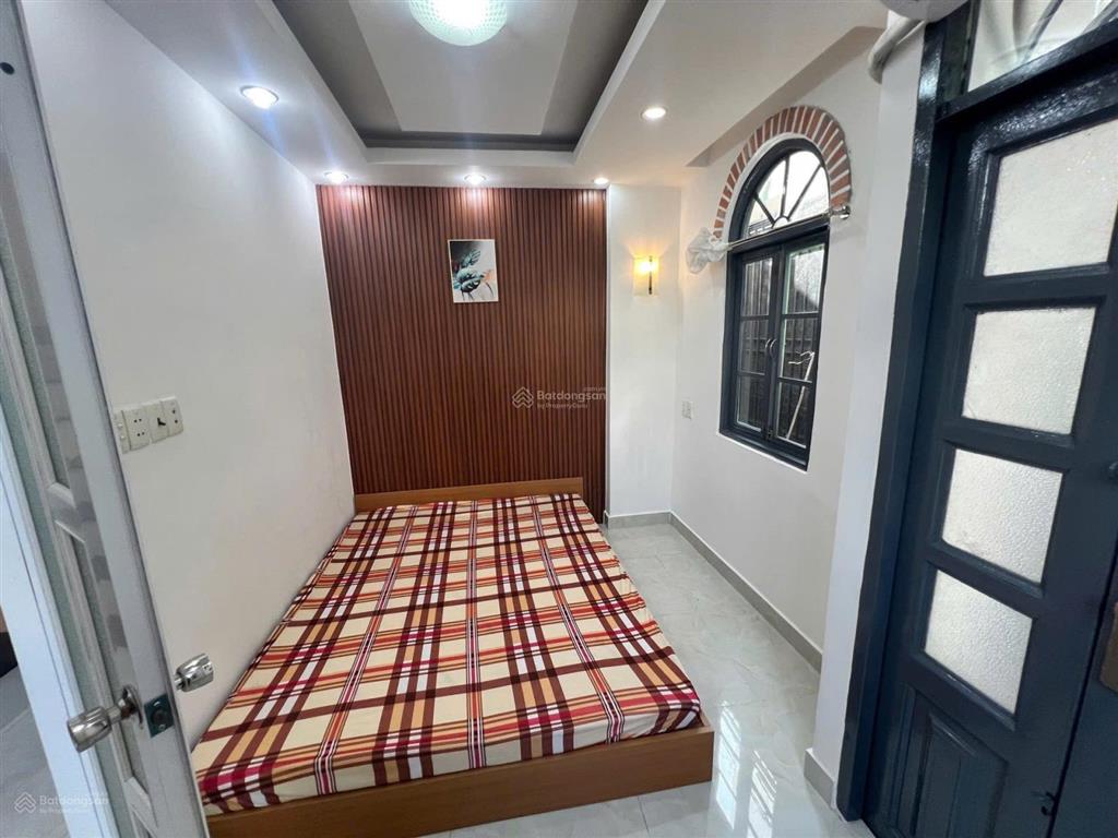 Nhỉnh hơn 4ty có ngay nhà phan văn trị bình thạnh 4 tầng st nhà đẹp cho gđ ở.