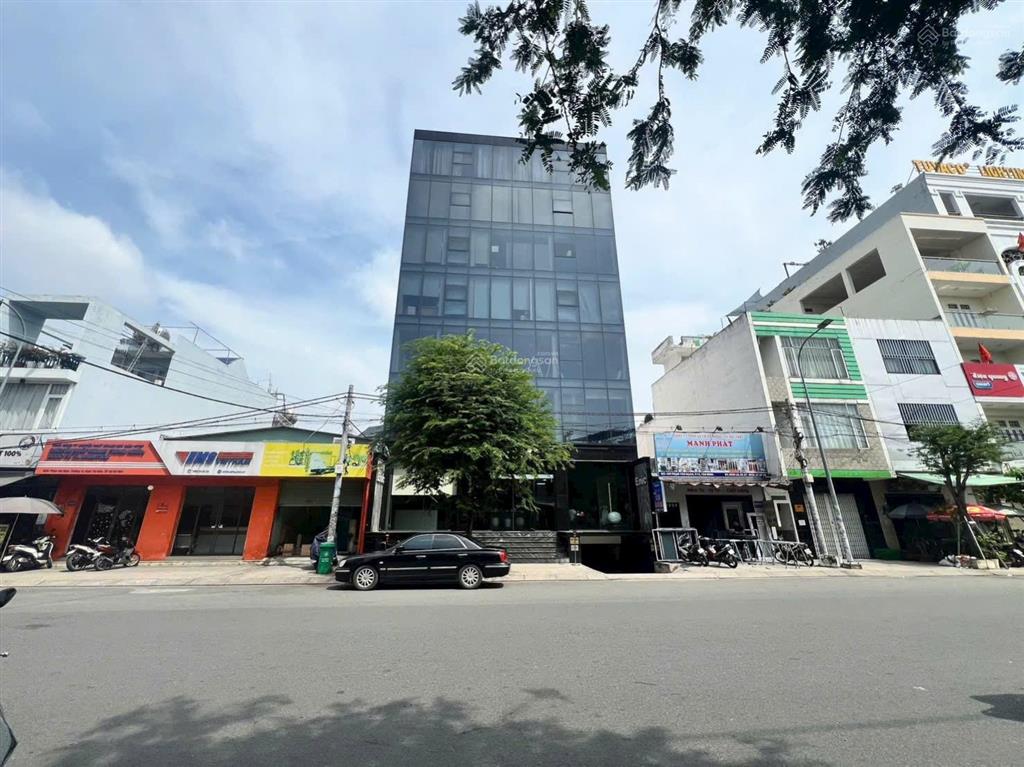 Bán tòa nhà 485487 phạm văn bạch, tân bình.  12.5x30m  hầm 7 tầng tn 350tr/tháng