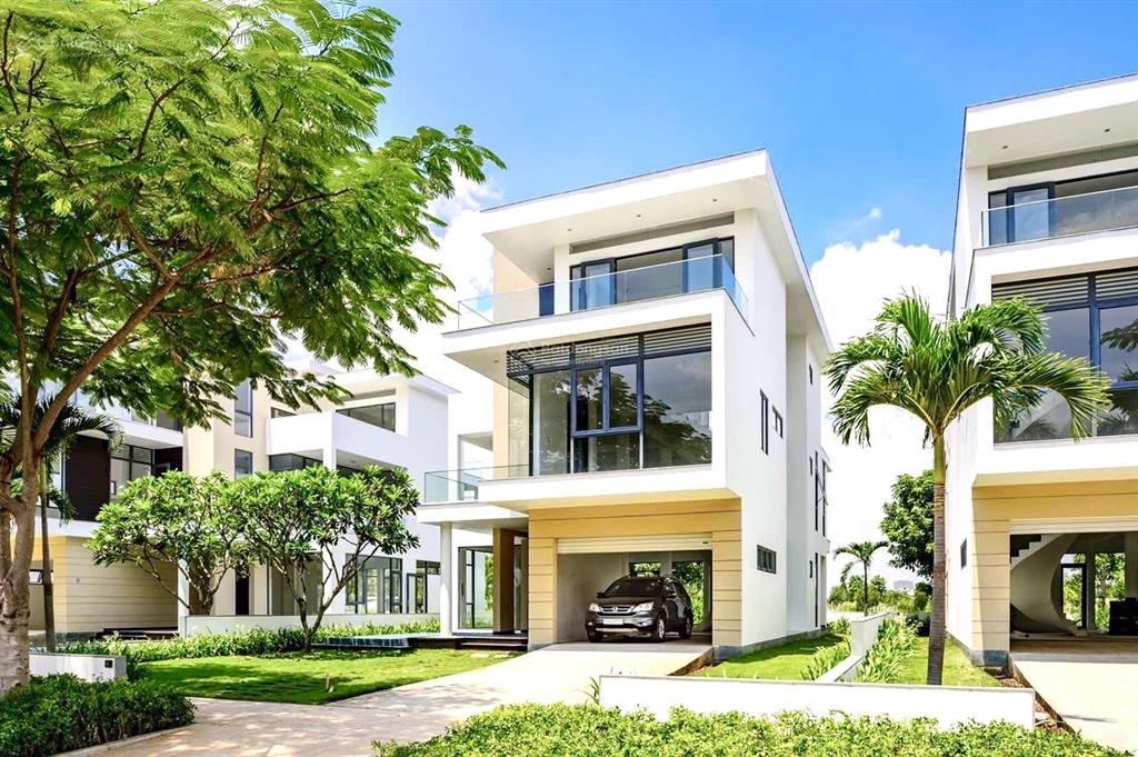 Giỏ hàng rẻ nhất biệt thự ven sông lucasta khang điền từ 24 tỷ. dt ngang 10m dài 17,5m . sổ sẵn