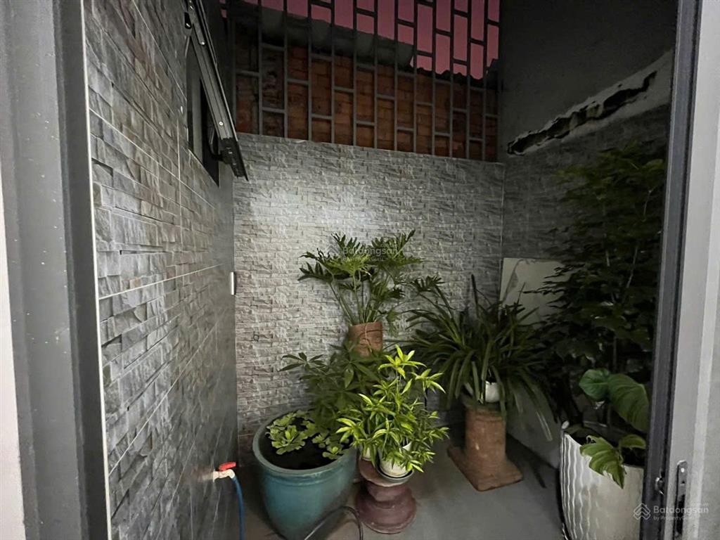 Chủ ngộp cần bán nhà 80m², 3 tầng 4pn mới đẹp full nội thất, có phòng ngủ tầng trệt, hxh. chỉ 8 tỷ
