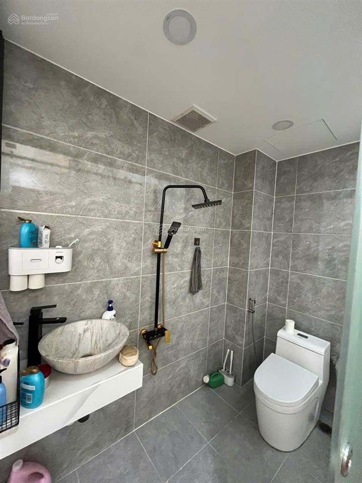 Chủ ngộp cần bán nhà 80m², 3 tầng 4pn mới đẹp full nội thất, có phòng ngủ tầng trệt, hxh. chỉ 8 tỷ