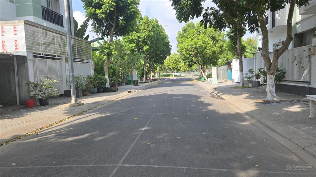 Chủ gấp bán lô 5x20 không lỗi, ko vướng cống tụ điện. chỉ cần. 7.8tỷ còn bớt