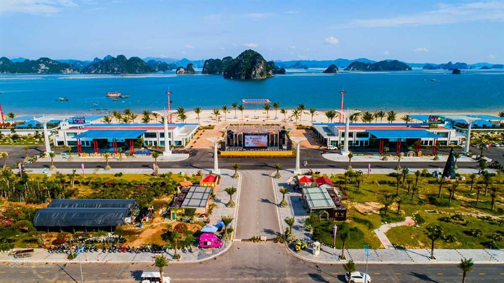 Sắc nét có một không hai! biệt thự áp biển kđt phương đông vân đồn 300m2 giá đáy chỉ 23 tr/m