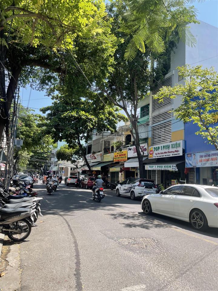 Nhà bán 4 tầng gần biển đường rộng 16m tttp nha trang