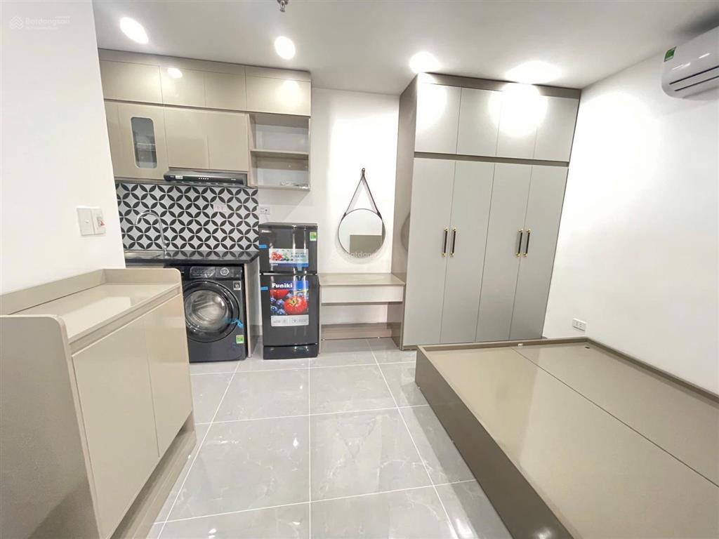 Cần bán gấp căn 7 tầng nhà dòng tiền 22 phòng gần ngã tư nhổnđường sắt trên cao 15,5 ỷ. 0977 686 ***