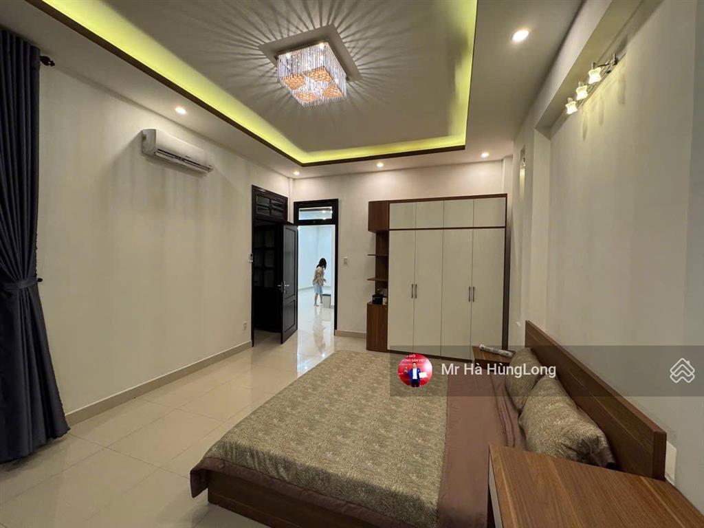 Bán nhà 3 tầng đẹp đ. trần văn hai, biển tân trà
