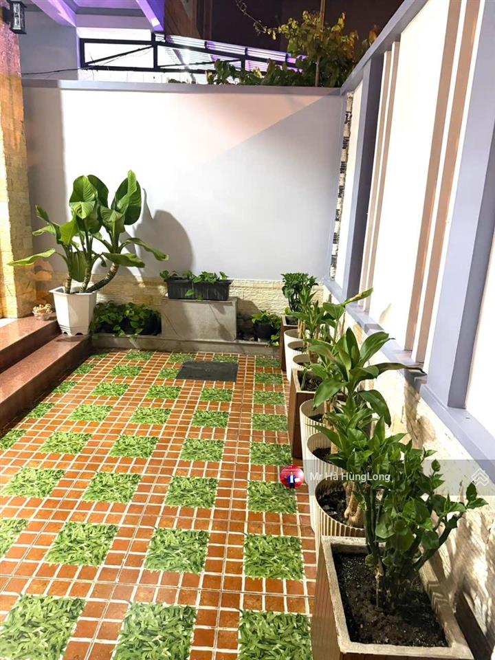 Bán nhà 3 tầng đẹp đ. trần văn hai, biển tân trà