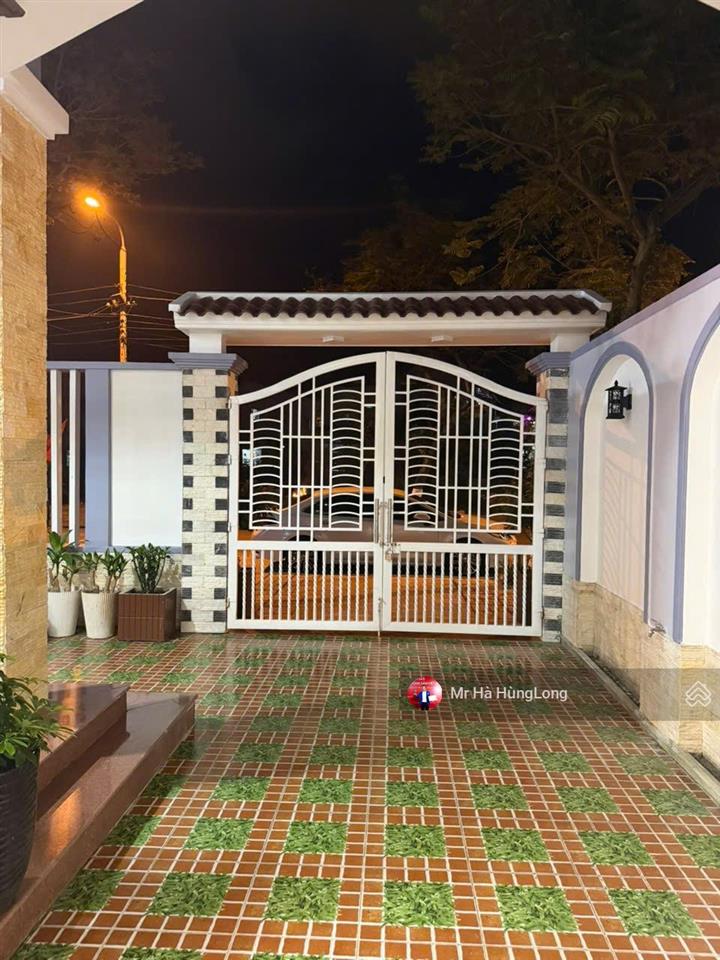 Bán nhà 3 tầng đẹp đ. trần văn hai, biển tân trà