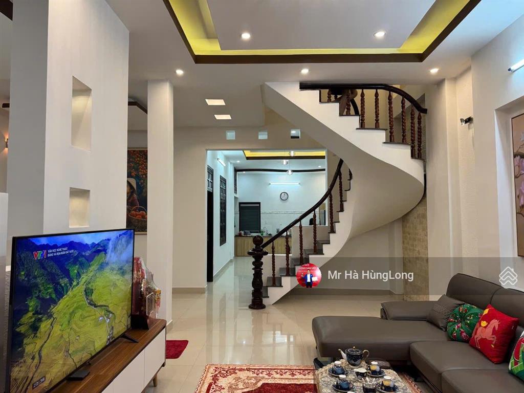 Bán nhà 3 tầng đẹp đ. trần văn hai, biển tân trà