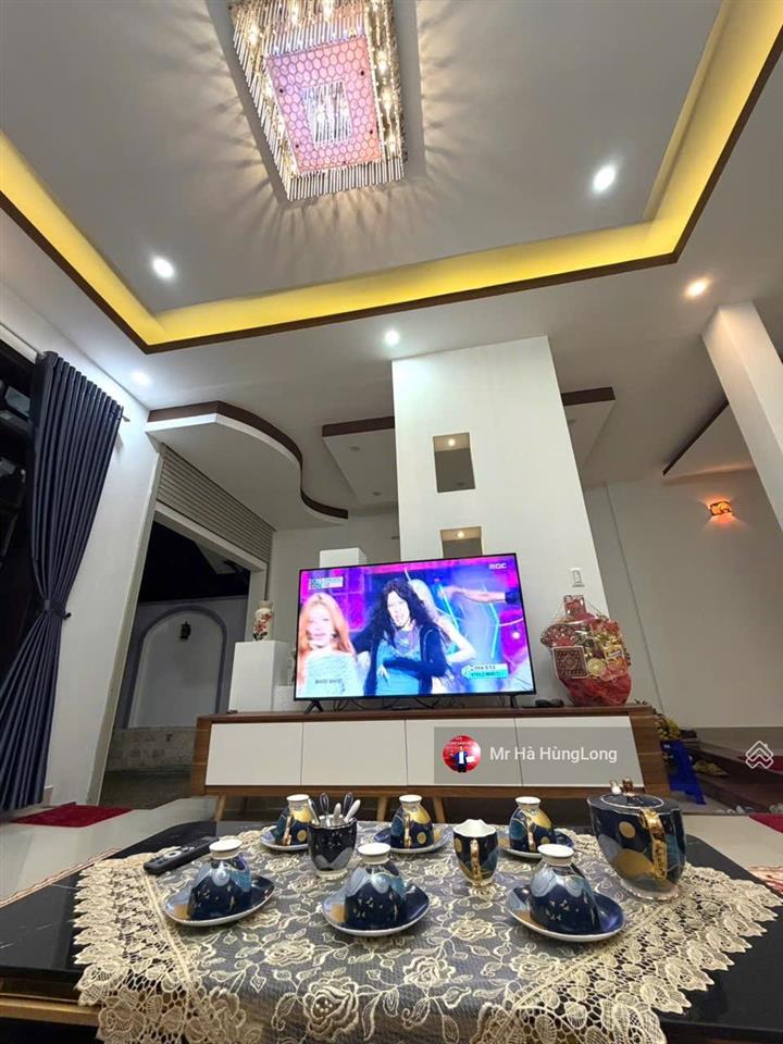 Bán nhà 3 tầng đẹp đ. trần văn hai, biển tân trà