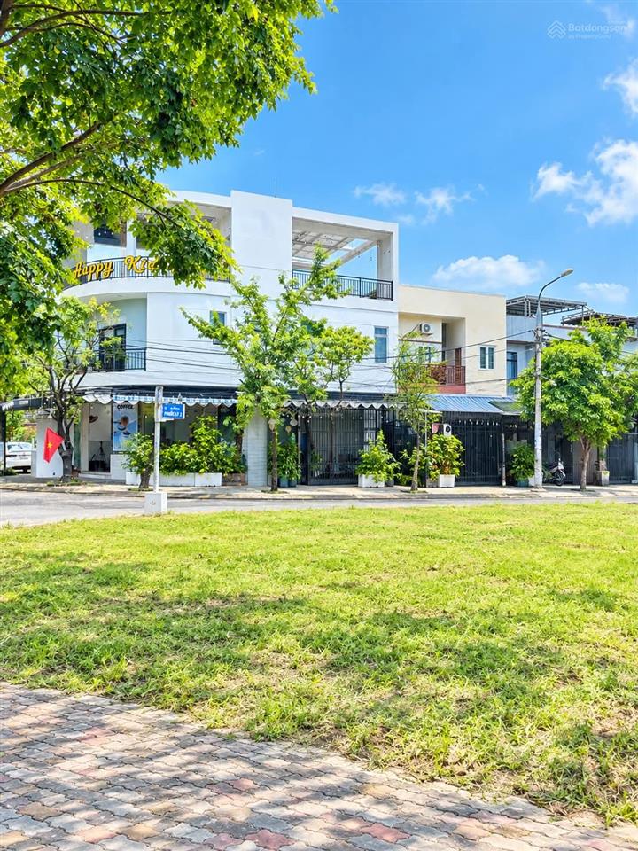 Bán lô góc hai mặt tiền xây tòa căn hộ siêu đẹp, gần đại học duy tân và đh thể dục thể thao