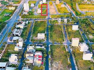 Vị trí ngay fpt complex. đối diện công viên. 152m2 mặt tiền rộng 8m. đối diện công viên. fpt