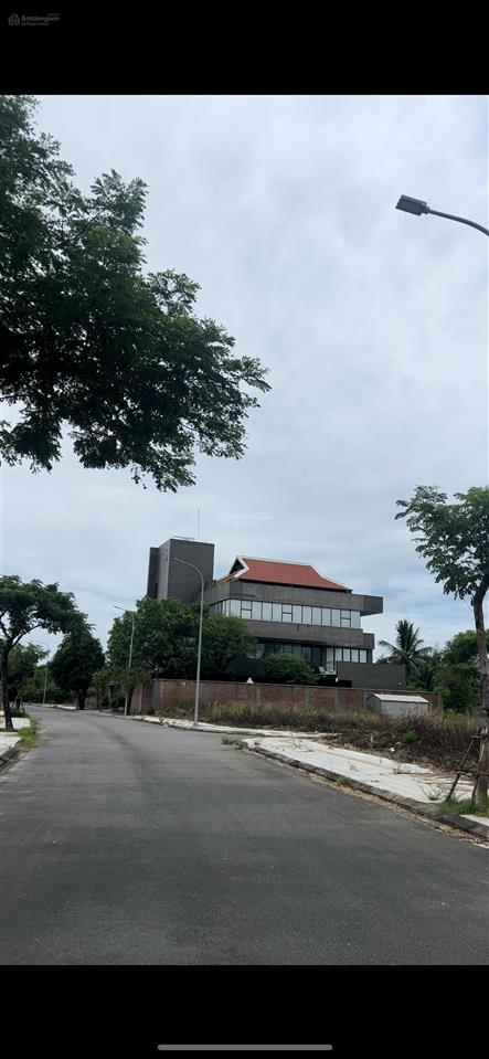 Bán đất biệt thự 688m2, góc 3 mặt tiền view sông cổ cò. khu đô thị fpt đà nẵng