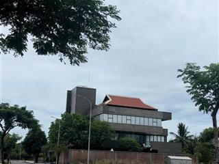 Bán đất biệt thự 688m2, góc 3 mặt tiền view sông cổ cò. khu đô thị fpt đà nẵng