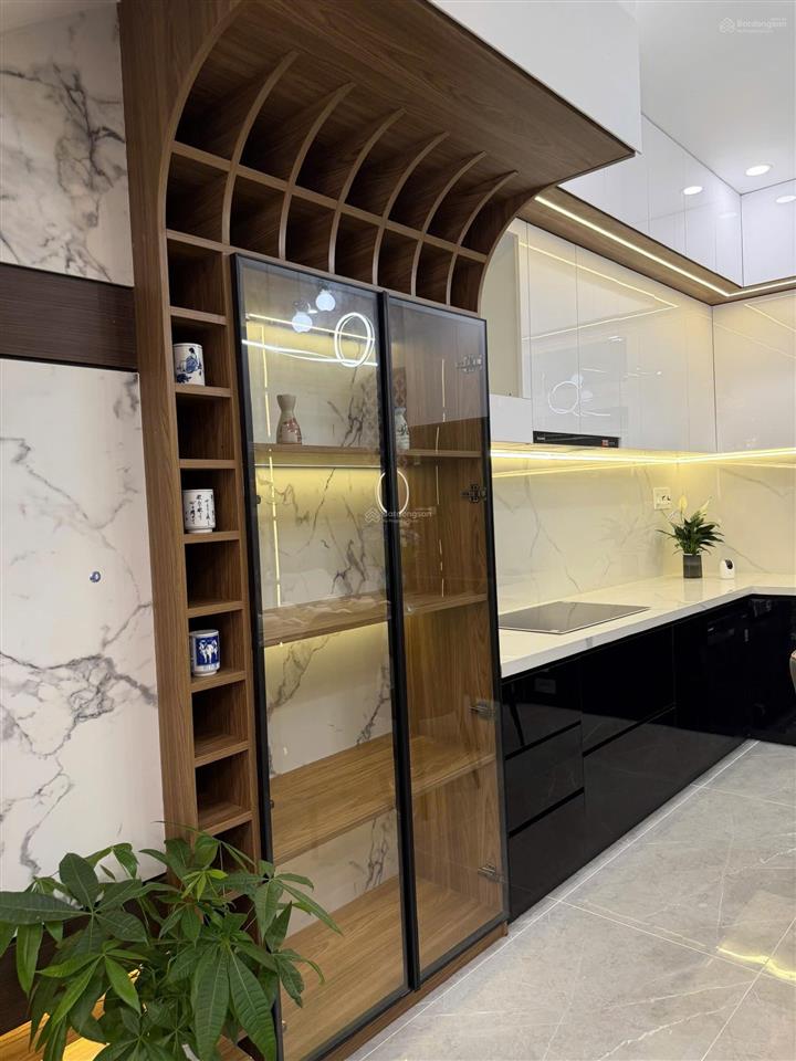 Bán nhà lê thiệt, sát biển, mới 100% 3 tầng, cho thuê được 30 triệu/tháng