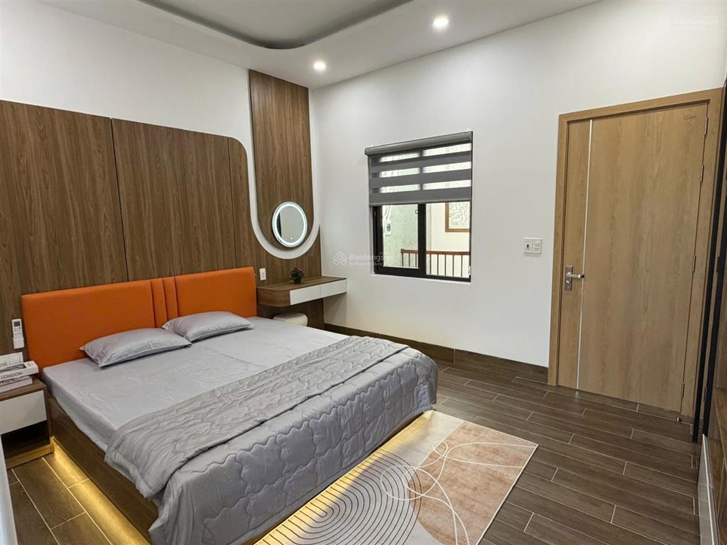 Bán nhà lê thiệt, sát biển, mới 100% 3 tầng, cho thuê được 30 triệu/tháng