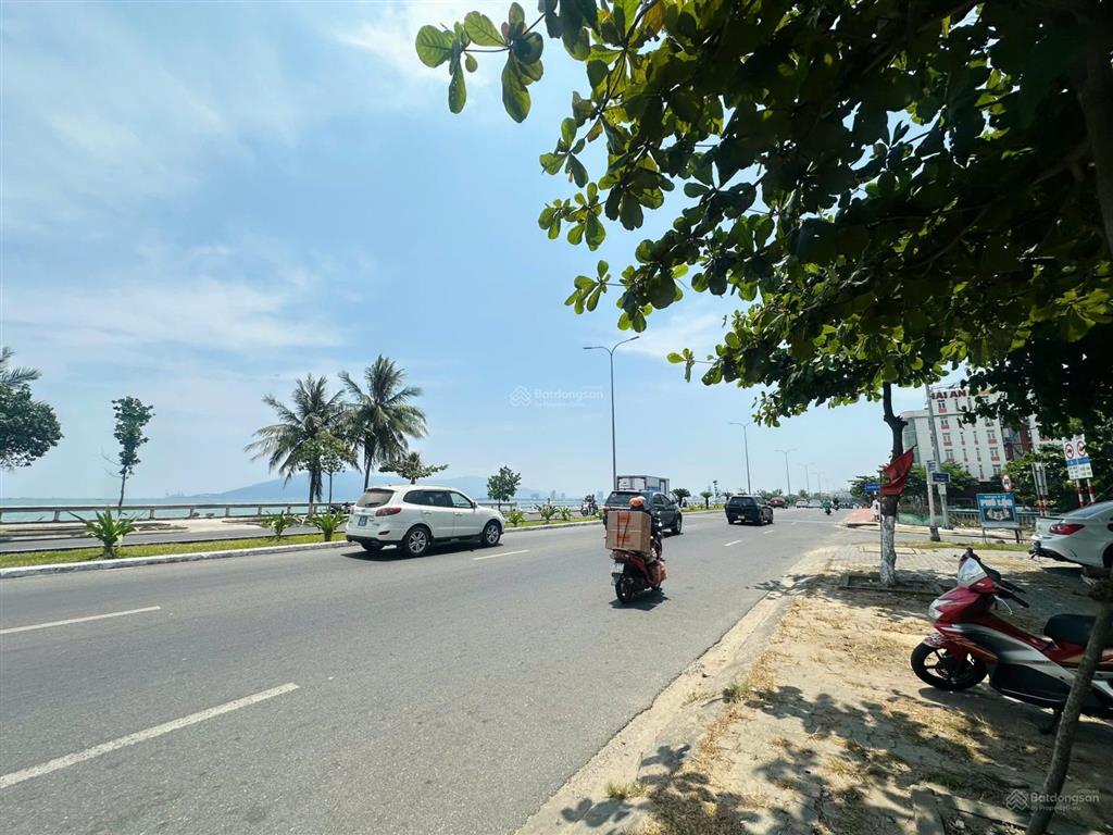 Gấp lắm rồi chủ thân thương hà nội gửi bán 2 lô mặt tiền nguyễn tất thành view biển trực diện.