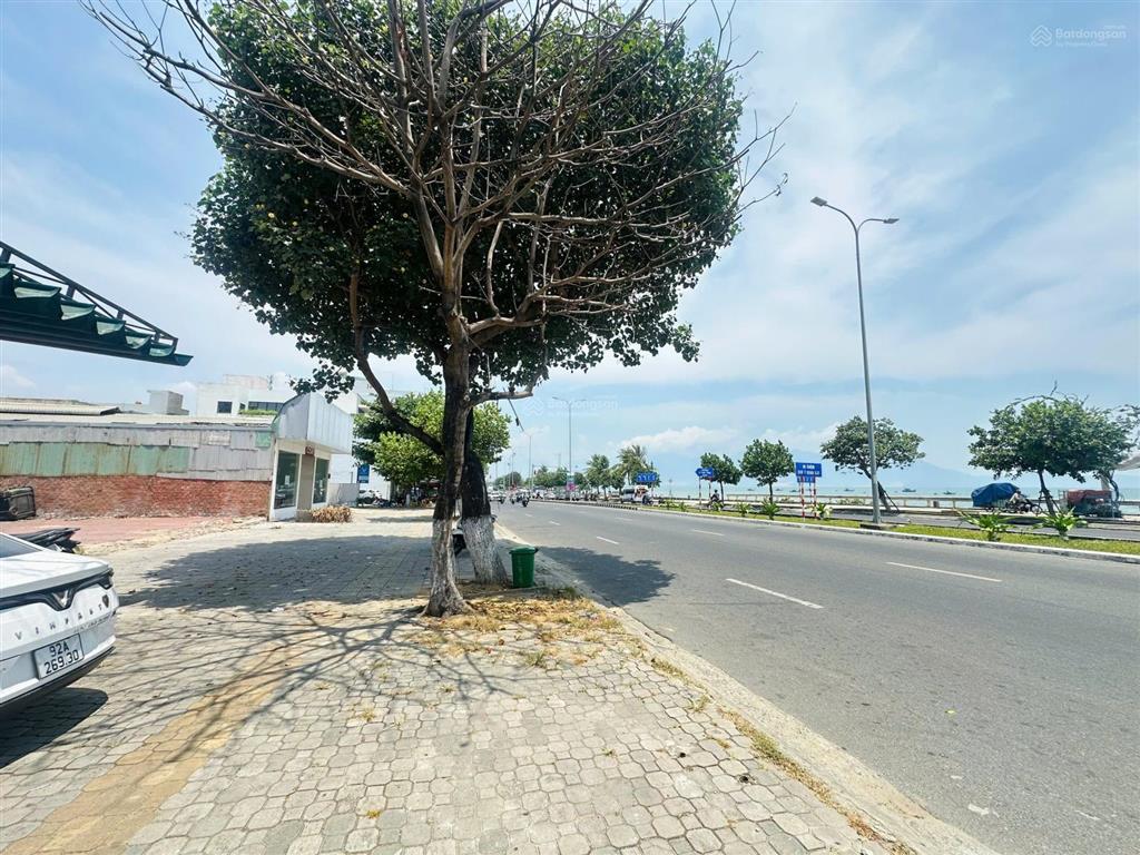 Gấp lắm rồi chủ thân thương hà nội gửi bán 2 lô mặt tiền nguyễn tất thành view biển trực diện.