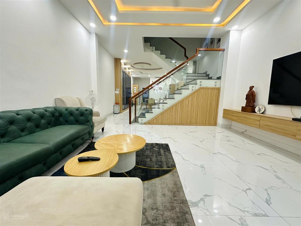 Chuyển ra hà nội bán gấp ngôi nhà tâm huyết 3 tầng đường bàu năng 3 cách biển 1.2km