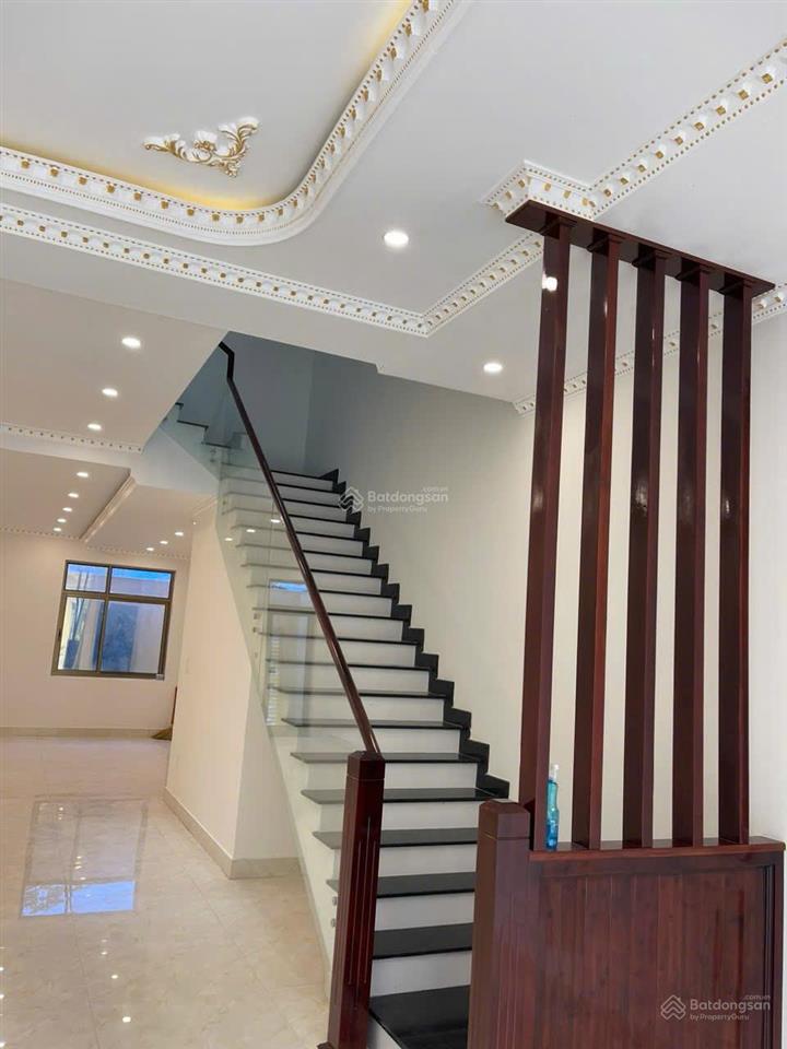 Bán trong tháng shophouse 3 tầng + tum đã hoàn thiện sát góc ngã tư trung lập 17