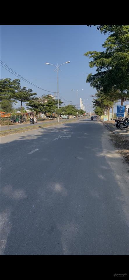 240m2 đất biển đà nẵng, đường rộng 27m có 2 làn, giá đầu tư